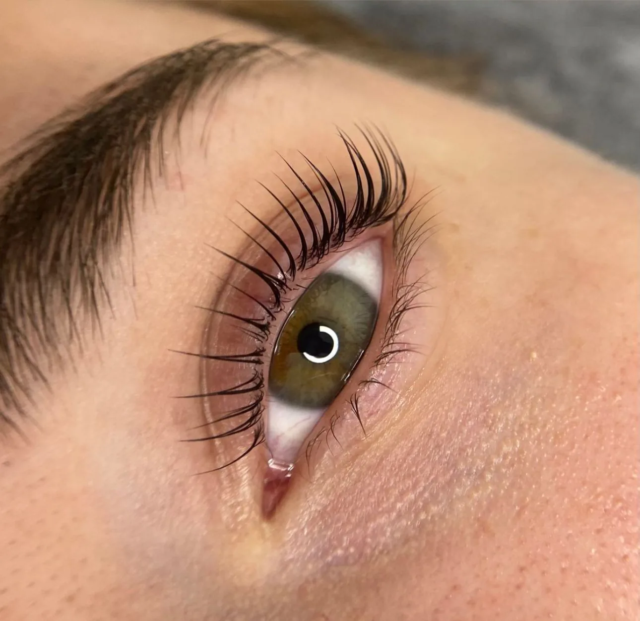 Extensions de cils, regard intensifié